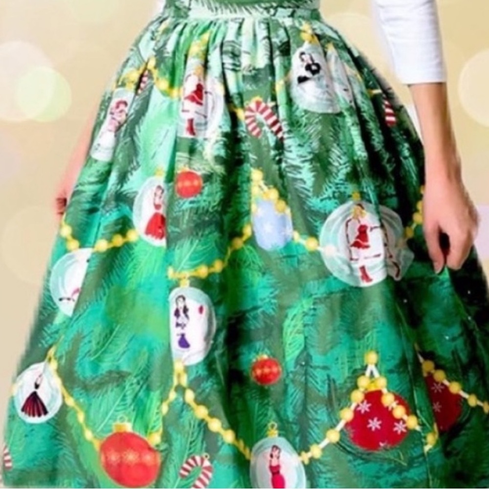 Unique vintage novelty Christmas light up skirt EUC. - Picture 3 of 10